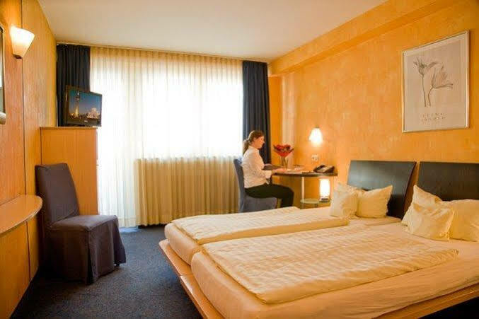 Hotel National Duesseldorf Ngoại thất bức ảnh